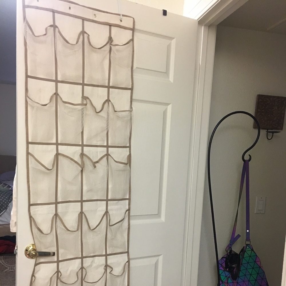 Show Rack - Picture 2 of 2